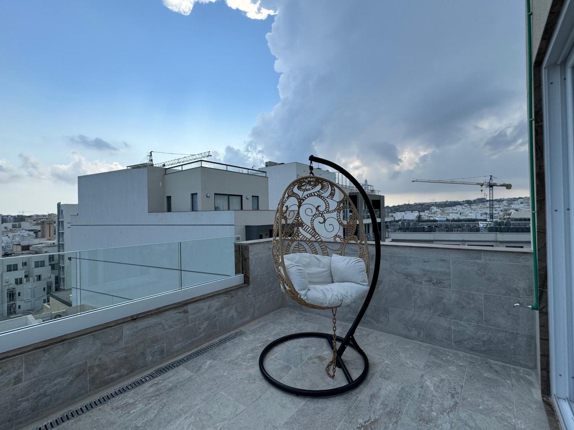Balcony Hotel Saint Julian's Екстер'єр фото