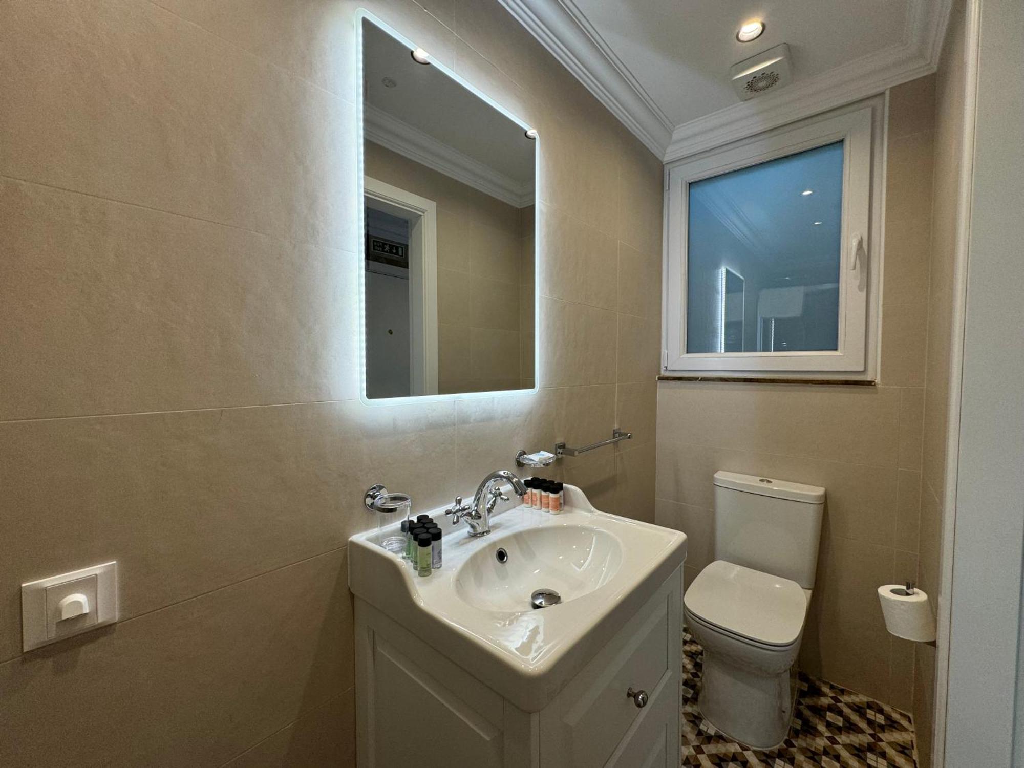 Balcony Hotel Saint Julian's Екстер'єр фото