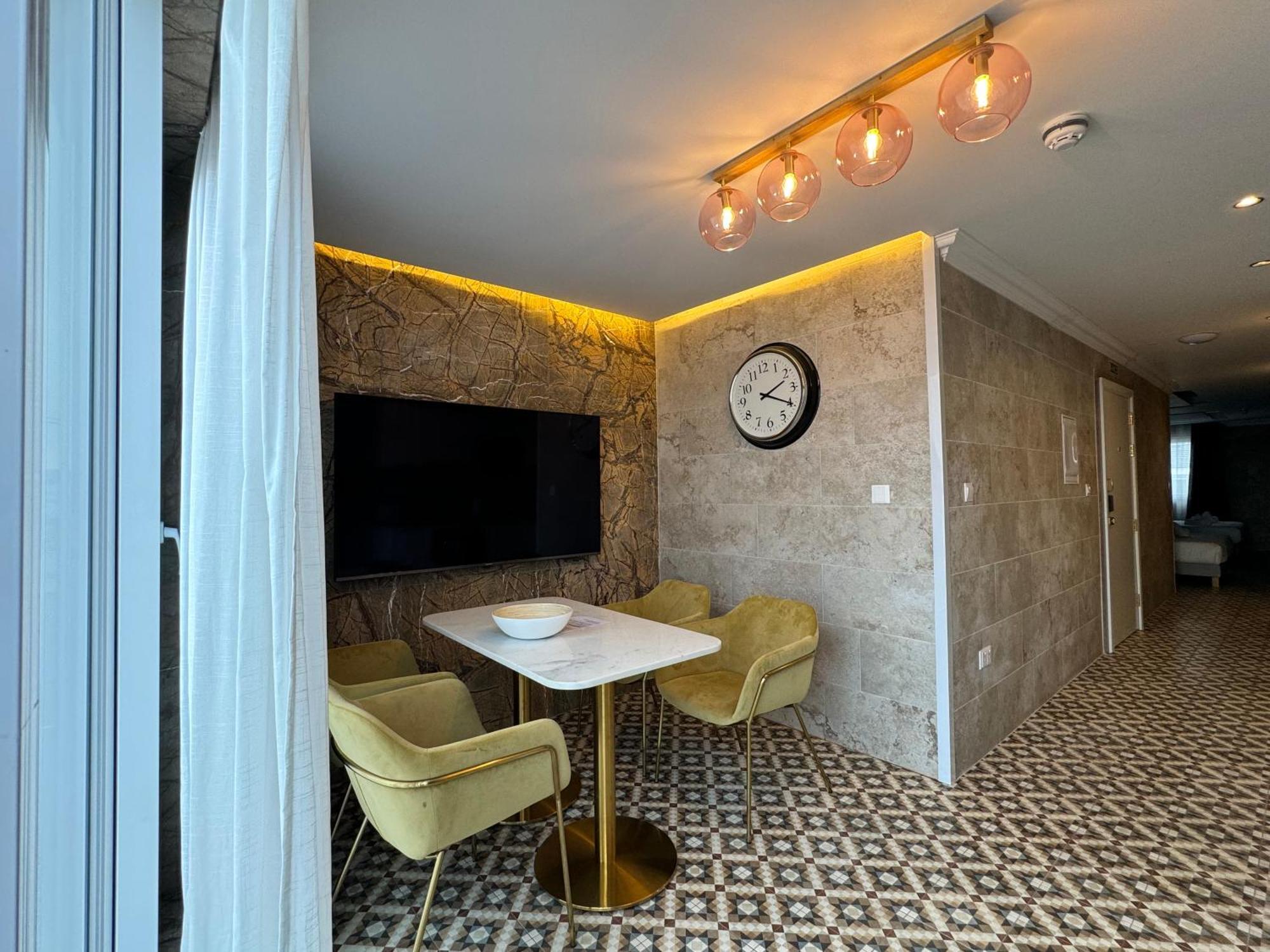 Balcony Hotel Saint Julian's Екстер'єр фото