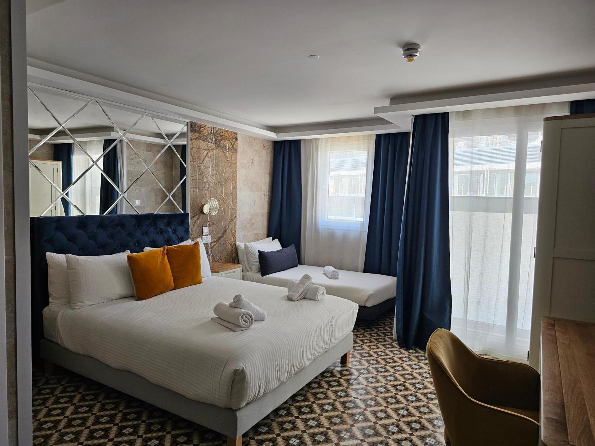 Balcony Hotel Saint Julian's Екстер'єр фото