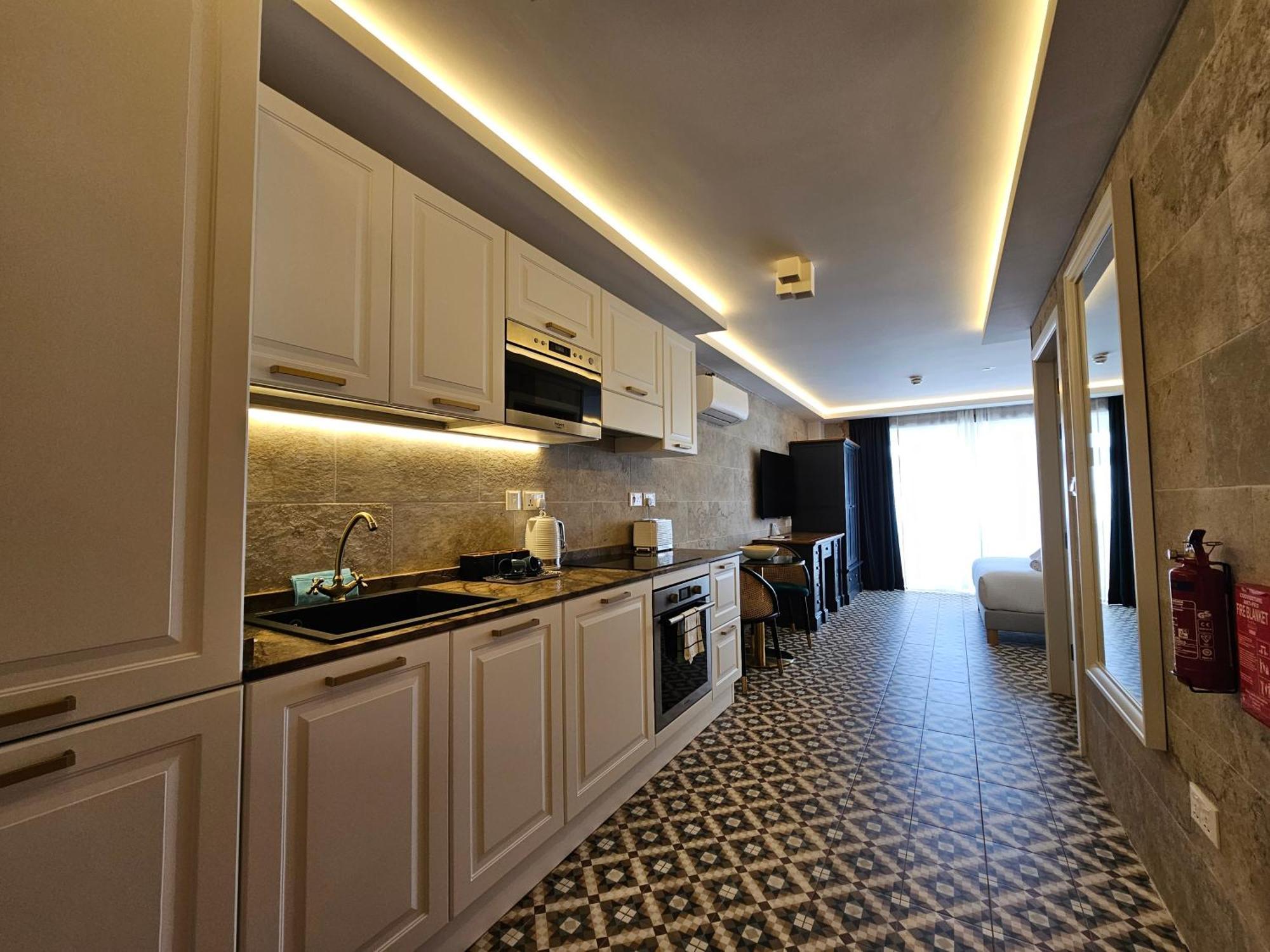 Balcony Hotel Saint Julian's Екстер'єр фото