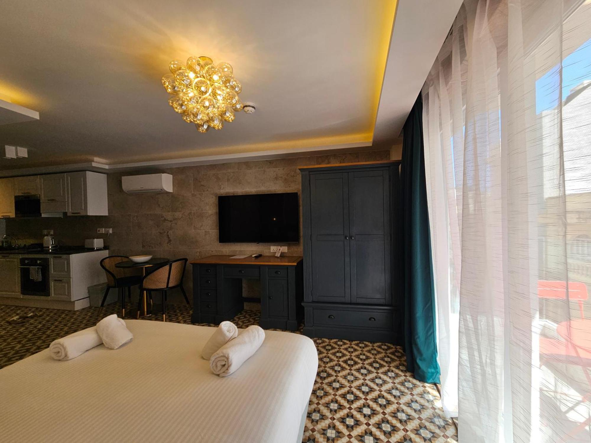 Balcony Hotel Saint Julian's Екстер'єр фото