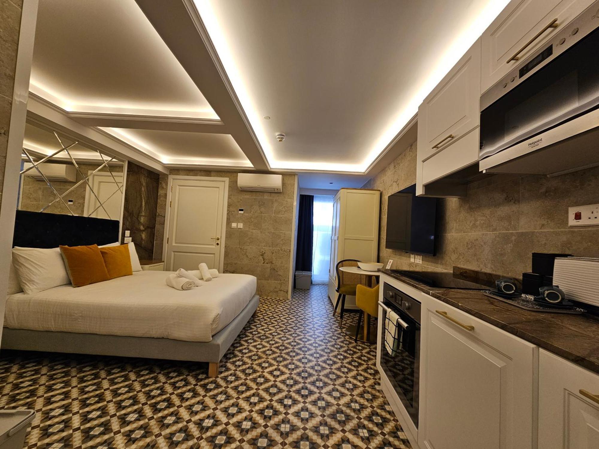 Balcony Hotel Saint Julian's Екстер'єр фото