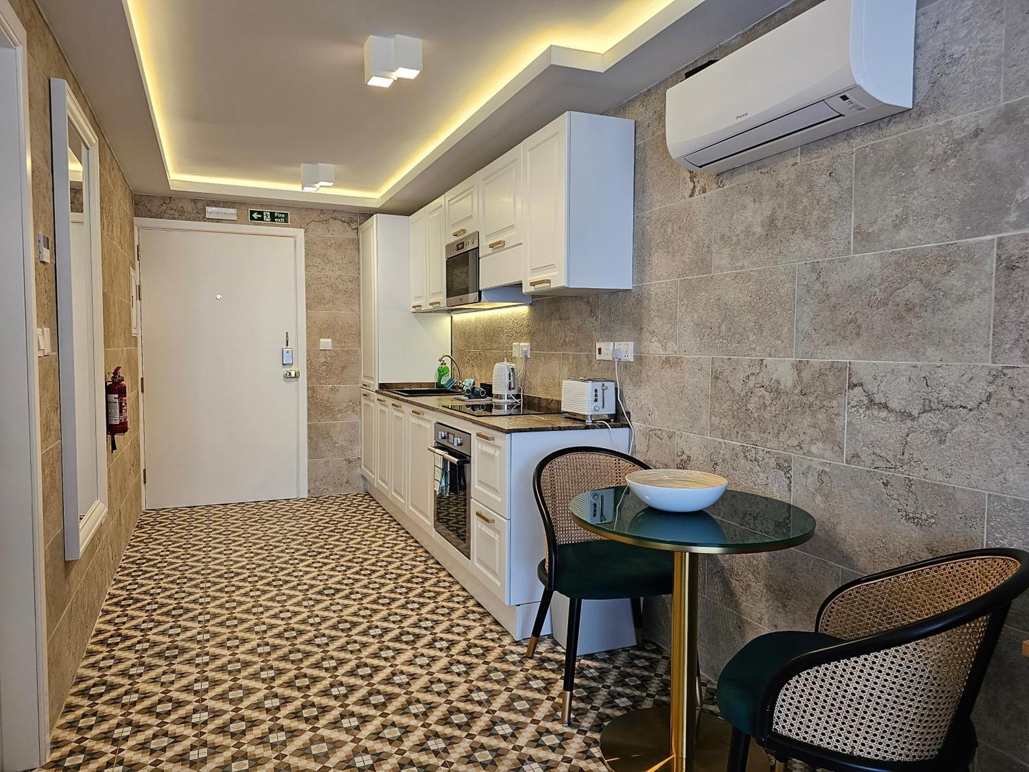 Balcony Hotel Saint Julian's Екстер'єр фото